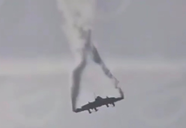 Rơi máy bay quân sự chở hàng, 20 người thiệt mạng - Ảnh 1.