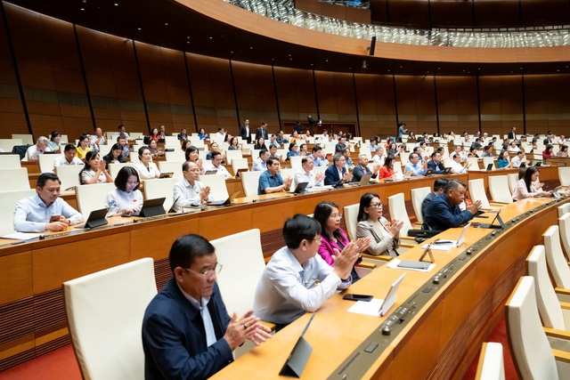 Thông qua dự toán NSNN 2026, mở rộng phạm vi sử dụng nguồn cải cách tiền lương - Ảnh 2.