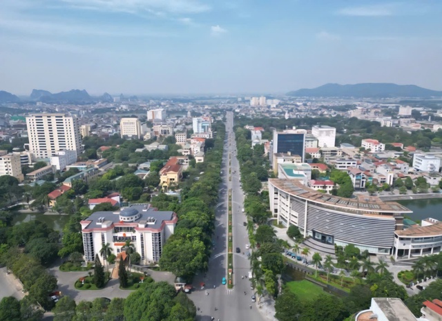 Thu ngân sách 10 tháng của Thanh Hóa vượt chỉ tiêu cả năm 2025 - Ảnh 1.