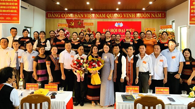 Nữ Chủ tịch Mặt trận Tổ quốc xã người Ca Dong và phong trào “Vì an ninh Tổ quốc”, kết nối yêu thương- Ảnh 3. Nữ Chủ tịch Mặt trận Tổ quốc xã người Ca Dong và phong trào “Vì an ninh Tổ quốc”, kết nối yêu thương- Ảnh 3.