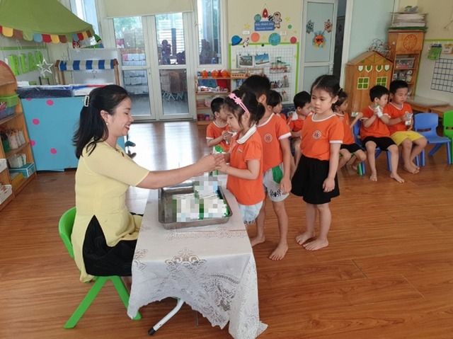 Một địa phương chi hơn 1.700 tỷ đồng mua sữa cho học sinh - Ảnh 1.