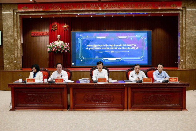 Hà Nội tăng tốc trong triển khai Nghị quyết 57-NQ/TW - Ảnh 2.