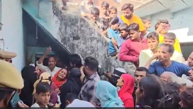 Phát hiện 5 người nằm bất động trong căn nhà khóa trái cửa - Ảnh 1.