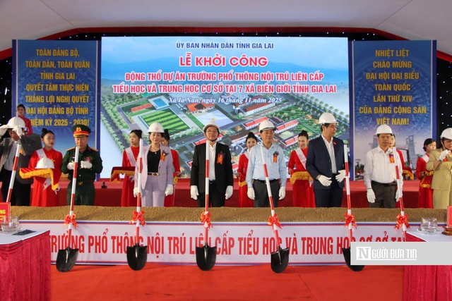 Phó Thủ tướng Hồ Quốc Dũng: Xây trường học kiểu mẫu, hiện đại, thân thiện cho học sinh vùng biên- Ảnh 2. Phó Thủ tướng Hồ Quốc Dũng: Xây trường học kiểu mẫu, hiện đại, thân thiện cho học sinh vùng biên- Ảnh 2.