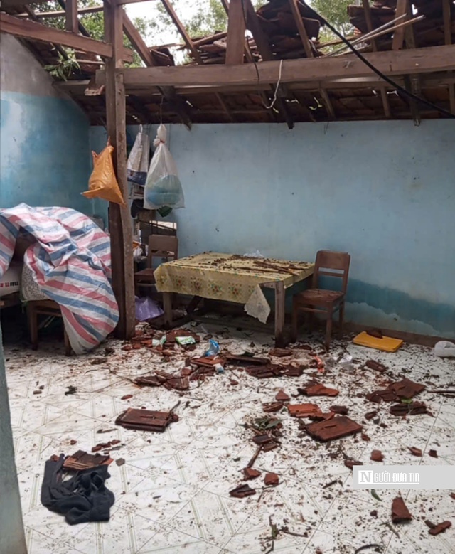 Quảng Ngãi: Lốc xoáy càn quét nửa đêm, 20 nhà dân bị hư hỏng- Ảnh 2. Quảng Ngãi: Lốc xoáy càn quét nửa đêm, 20 nhà dân bị hư hỏng- Ảnh 2.