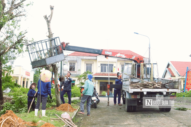 Đà Nẵng: Khẩn trương khắc phục hậu quả lốc xoáy - Ảnh 8.