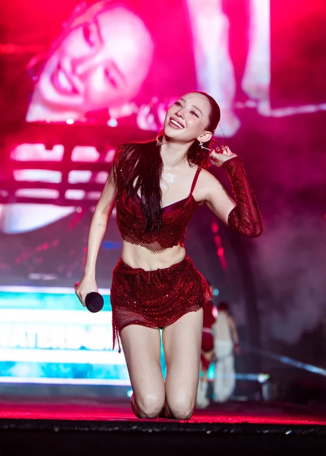 Nữ ca sĩ Tóc Tiên ngầm xác nhận độc thân với động thái gây bàn tán - Ảnh 1.