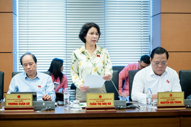 Đề xuất cho phép huy động nguồn lực xã hội hóa tham gia cung cấp SGK miễn phí- Ảnh 2. Đề xuất cho phép huy động nguồn lực xã hội hóa tham gia cung cấp SGK miễn phí- Ảnh 2.