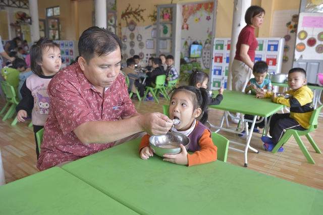 Những người thầy đặc biệt ở vùng cao Thanh Hóa: 30 năm làm "người cha thứ 2" của trẻ - Ảnh 7.