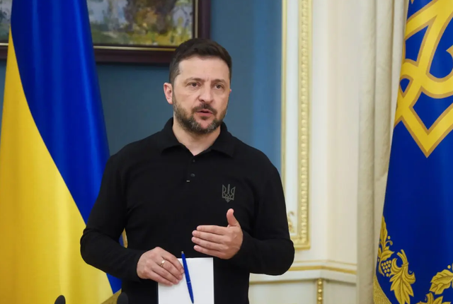 Ông Zelensky tới Pháp tìm kiếm thêm vũ khí cho Ukraine - Ảnh 1.