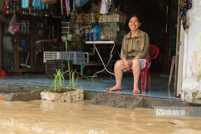 Mưa lớn ở Gia Lai, người dân sinh hoạt trong nước lũ- Ảnh 3. Mưa lớn ở Gia Lai, người dân sinh hoạt trong nước lũ- Ảnh 3.