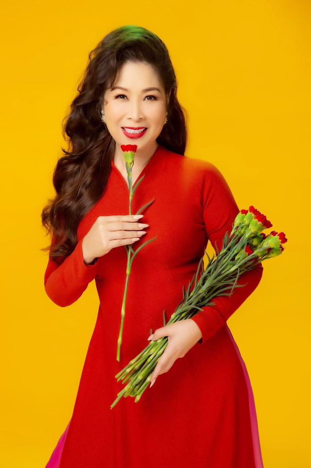 NSND Hồng Vân viên mãn trong cơ ngơi dưỡng già nhiều người mơ ước - Ảnh 1.