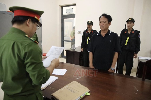 Khởi tố 3 cán bộ thú y tiếp tay "tuồn" thịt lợn bệnh ra thị trường- Ảnh 1.