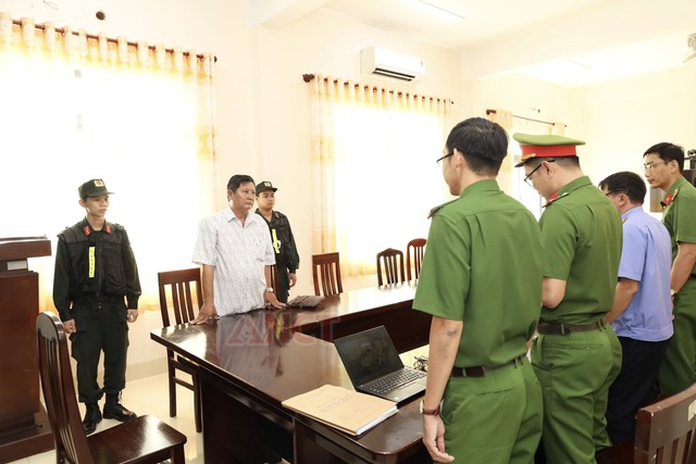 Khởi tố 3 cán bộ thú y tiếp tay "tuồn" thịt lợn bệnh ra thị trường- Ảnh 2.