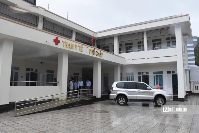 Thiếu nước sạch, trạm y tế ở Quảng Ngãi phải mua nước đóng chai về rửa dụng cụ- Ảnh 1.