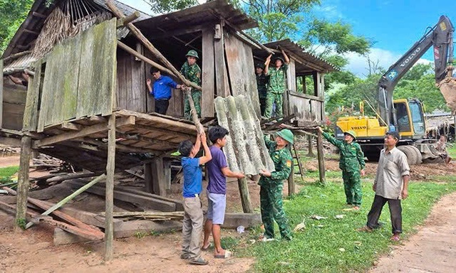 Không còn thấp thỏm trong những ngôi nhà dột nát - Ảnh 2.