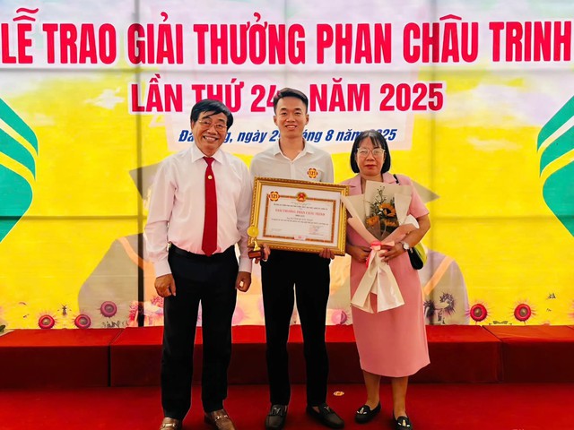 Người thầy phải luôn nuôi dưỡng tình yêu nghề, sẻ chia và yêu thương- Ảnh 7. Người thầy phải luôn nuôi dưỡng tình yêu nghề, sẻ chia và yêu thương- Ảnh 7.