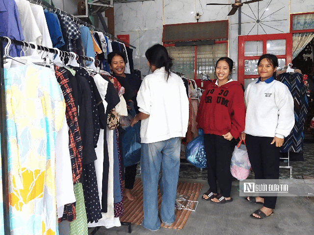 Đông ấm từ miền xuôi gửi lên miền ngược qua những cửa hàng 0 đồng ở vùng cao Đà Nẵng - Ảnh 5.