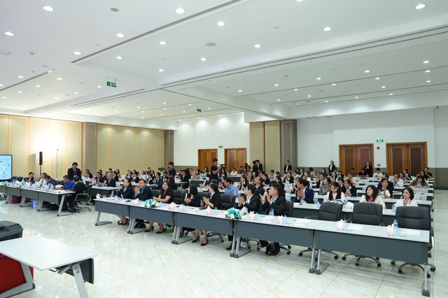 Nhiều chuyên gia đầu ngành hội tụ, chia sẻ giải pháp nâng cao an toàn cho mẹ và bé - Ảnh 2.