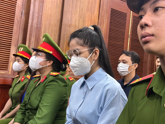 Hoa hậu Thùy Tiên, Quang Linh vlog và đồng phạm hầu tòa- Ảnh 3. Hoa hậu Thùy Tiên, Quang Linh vlog và đồng phạm hầu tòa- Ảnh 3.