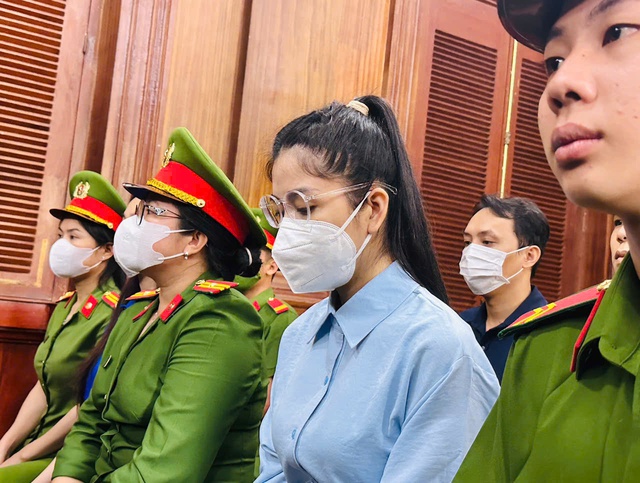 Hoa hậu Thùy Tiên, Hằng Du Mục đổ lỗi cho việc không biết chất lượng kẹo Kera - Ảnh 2.