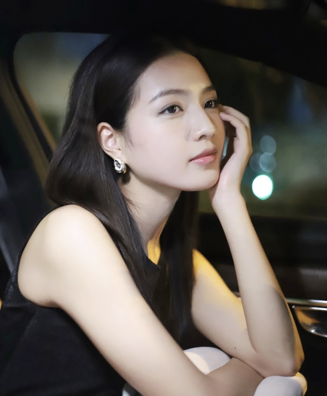 "Ngọc nữ thế hệ mới" sở hữu vẻ đẹp trong trẻo, style đời thường xuất sắc - Ảnh 15.