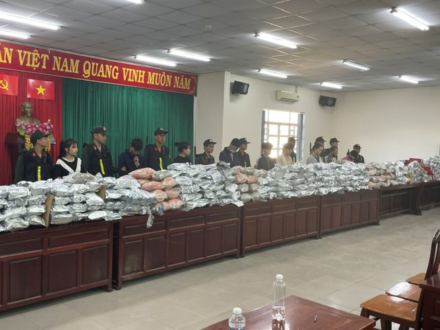 Bí mật ẩn sau nhóm "Cô tiên thơm. Chuyên mùi"- Ảnh 1. Bí mật ẩn sau nhóm "Cô tiên thơm. Chuyên mùi"- Ảnh 1.