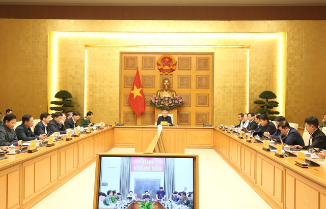 Thủ tướng họp khẩn trực tuyến từ Algeria về ứng phó mưa lũ, thiên tai - Ảnh 2.