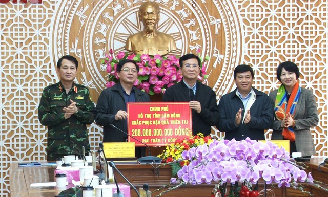 Phó Thủ tướng kiểm tra khẩn cấp Lâm Đồng sau mưa lũ gây thiệt hại hơn 1.000 tỷ đồng - Ảnh 4.