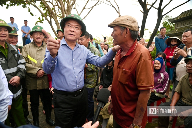 Phó Thủ tướng Lê Thành Long kiểm tra công tác khắc phục lũ lụt, động viên bà con vùng rốn lũ Gia Lai- Ảnh 4.
