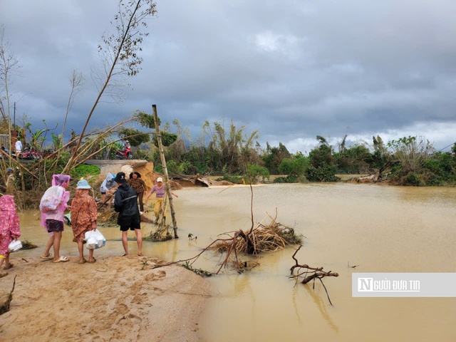 Lũ cuốn vỡ đê, Gia Lai xin hỗ trợ khẩn cấp 2.000 tỷ đồng khắc phục thiên tai- Ảnh 4.
