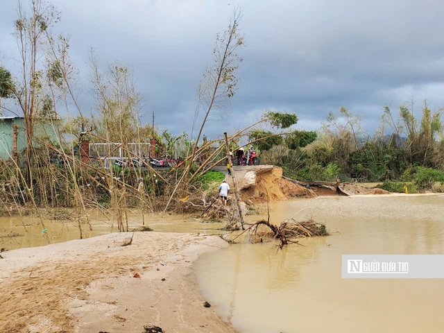 Lũ cuốn vỡ đê, Gia Lai xin hỗ trợ khẩn cấp 2.000 tỷ đồng khắc phục thiên tai- Ảnh 1.