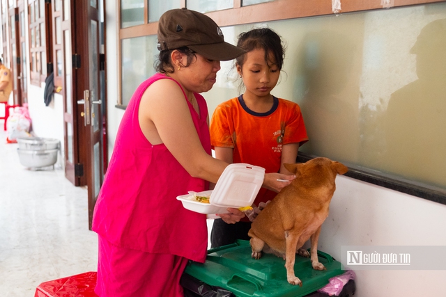 Rốn lũ Gia Lai: 4 ngày vẫn phải sơ tán, chỉ biết từ xa nhìn nhà còn chìm nghỉm- Ảnh 4.
