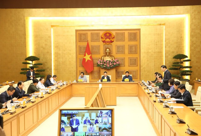 Từ Nam Phi, Thủ tướng chủ trì họp trực tuyến về ứng phó, khắc phục hậu quả mưa lũ - Ảnh 2.