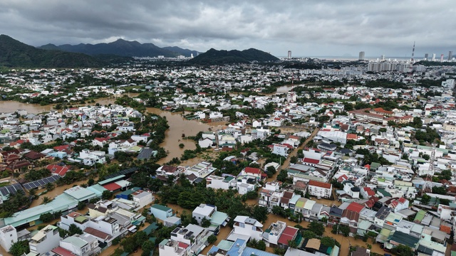 Khánh Hòa thiệt hại hơn 5.000 tỷ đồng sau mưa lũ, 15 người tử vong- Ảnh 1.