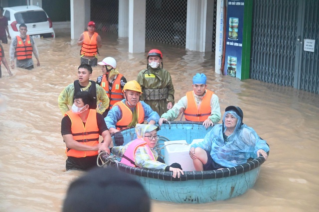 Khánh Hòa thiệt hại hơn 5.000 tỷ đồng sau mưa lũ, 15 người tử vong- Ảnh 2.
