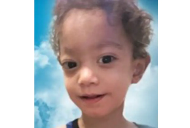 Bé 2 tuổi tử vong nghi do "dấu phẩy" kê thuốc khó hiểu của bác sĩ - Ảnh 1.