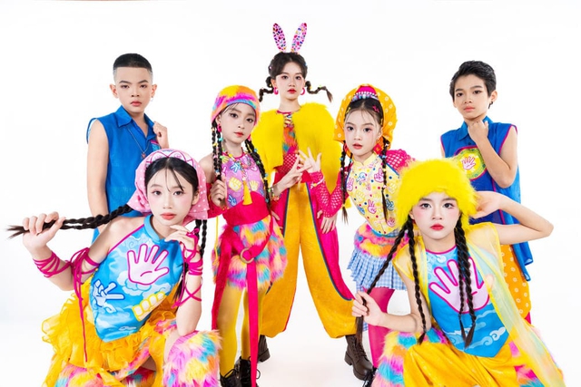 Nhạc sĩ Bắc Bling và ca sĩ nhí Kim Cương gợi nhớ tuổi thơ qua “Oẳn tù tì” - Ảnh 1.