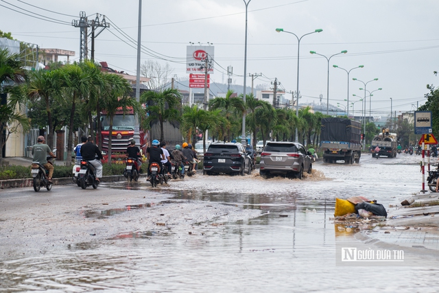 Xuất hiện hàng loạt ổ gà, ổ voi "bẫy" người dân trên tuyến huyết mạch qua Quy Nhơn- Ảnh 13.
