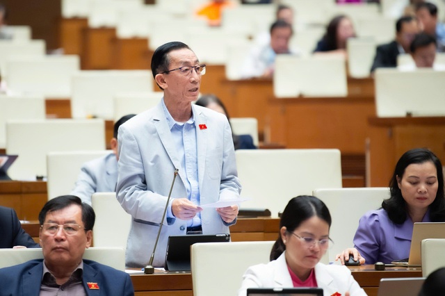 ĐBQH: Báo chí là "lá chắn nhận thức, tường lửa tinh thần" trong thời đại AI - Ảnh 2.