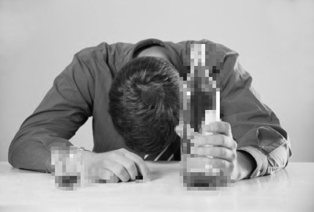 Người đàn ông 52 tuổi bỗng mất trí nhớ vì thường xuyên uống loại nước "vạn người mê"- Ảnh 1.