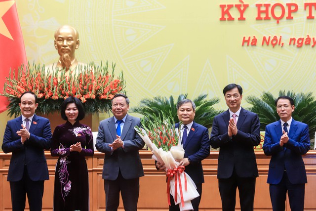 Ông Vũ Đại Thắng thay ông Nguyễn Đức Trung làm Chủ tịch UBND Thành phố Hà Nội- Ảnh 1.
