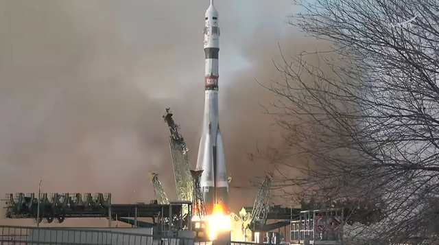 Sân bay vũ trụ Baikonur của Nga bị hư hại nghiêm trọng sau vụ phóng Soyuz MS-28 - Ảnh 1.