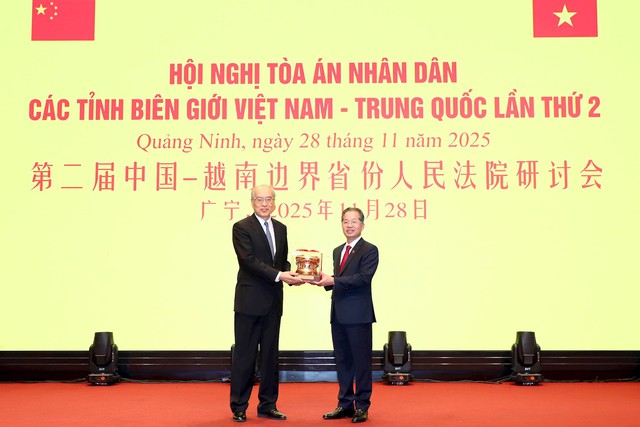 Hội nghị Tòa án nhân dân các tỉnh biên giới Việt Nam - Trung Quốc: Thắt chặt hợp tác tư pháp, giữ vững an ninh biên giới - Ảnh 9.