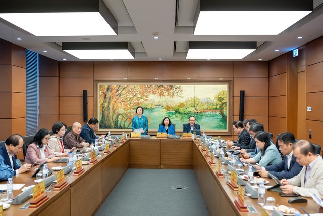 Đề xuất giám đốc công ty bảo hiểm chỉ cần bằng đại học có môn học về bảo hiểm, ĐBQH nói gì? - Ảnh 2.