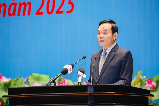 Bí thư Tp.HCM: Mặt trận phải là “thỏi nam châm” thu hút nguồn lực và trí tuệ- Ảnh 1. Bí thư Tp.HCM: Mặt trận phải là “thỏi nam châm” thu hút nguồn lực và trí tuệ- Ảnh 1.