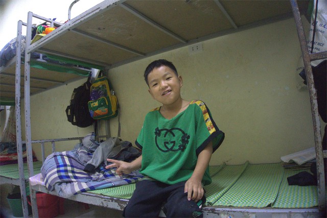 'Ngôi nhà thứ 2' giúp học sinh vùng cao Mường Lý không bỏ dở giấc mơ học chữ   - Ảnh 2.