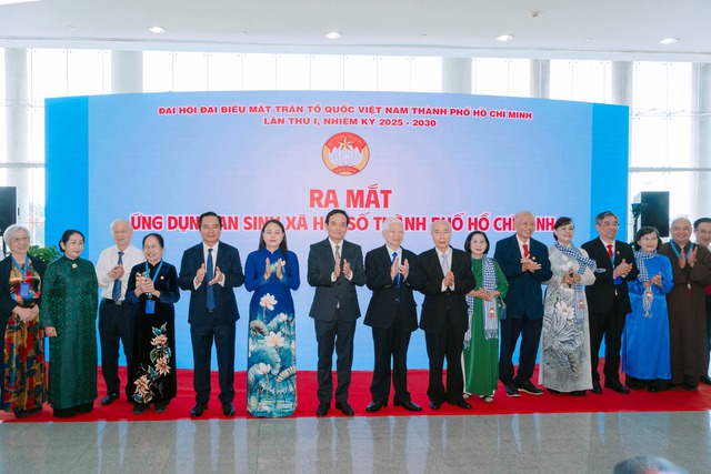 Bí thư Tp.HCM: Mặt trận phải là “thỏi nam châm” thu hút nguồn lực và trí tuệ- Ảnh 2. Bí thư Tp.HCM: Mặt trận phải là “thỏi nam châm” thu hút nguồn lực và trí tuệ- Ảnh 2.