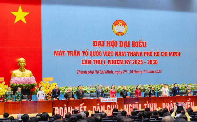 Bí thư Tp.HCM: Mặt trận phải là “thỏi nam châm” thu hút nguồn lực và trí tuệ- Ảnh 3. Bí thư Tp.HCM: Mặt trận phải là “thỏi nam châm” thu hút nguồn lực và trí tuệ- Ảnh 3.