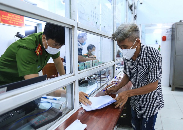 Từ 15/12, cưỡng ép con học tập quá sức bị phạt tới 10 triệu đồng- Ảnh 1.